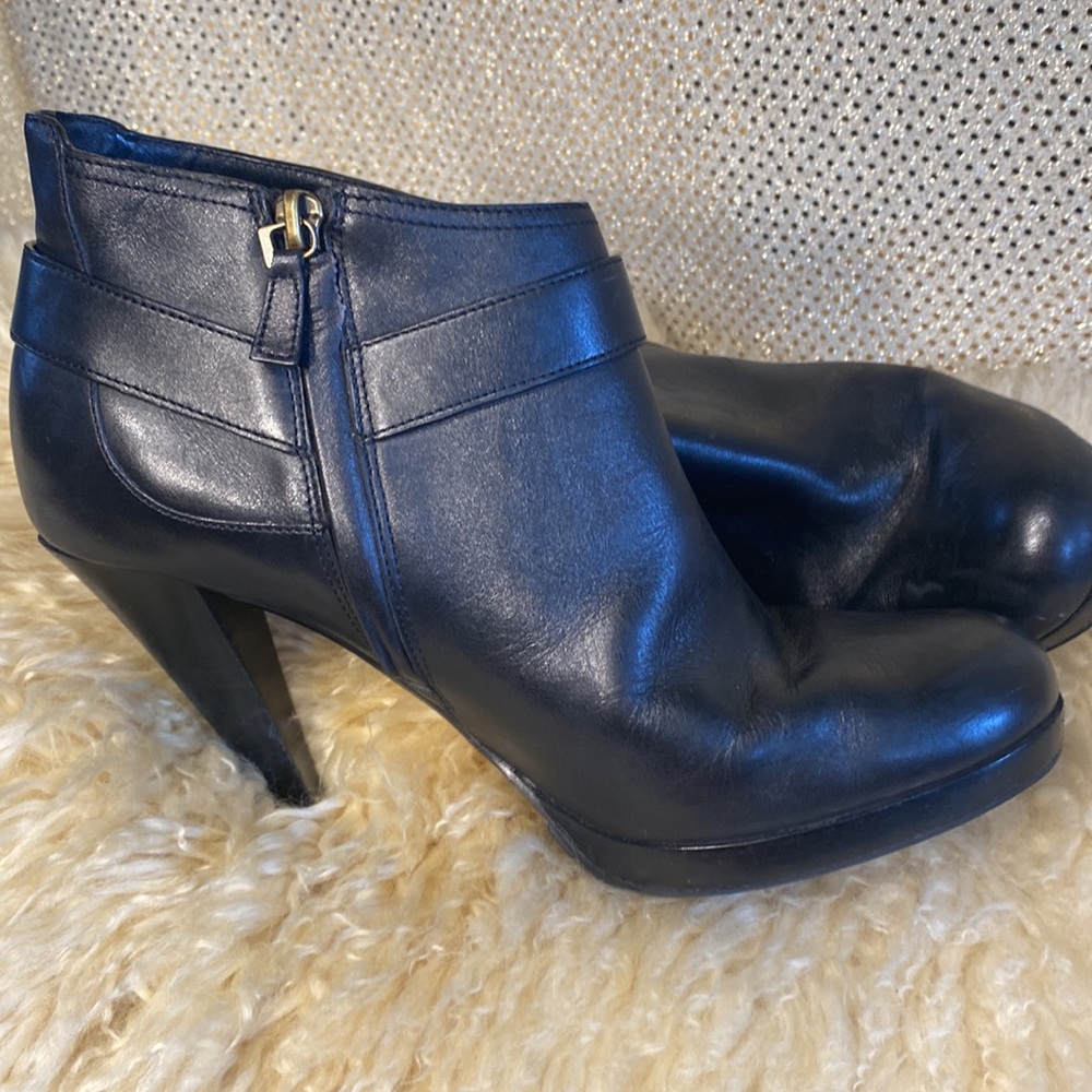 Cole Haan boots heels black leather zip side buckle 9.5 ankle boots - Picture 5 of 9